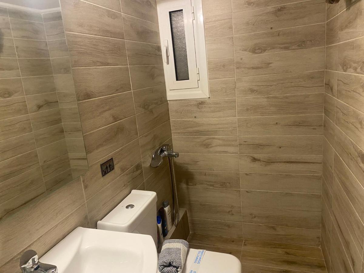 Modern, Ideally Located Studio Apartment Athens Exterior photo