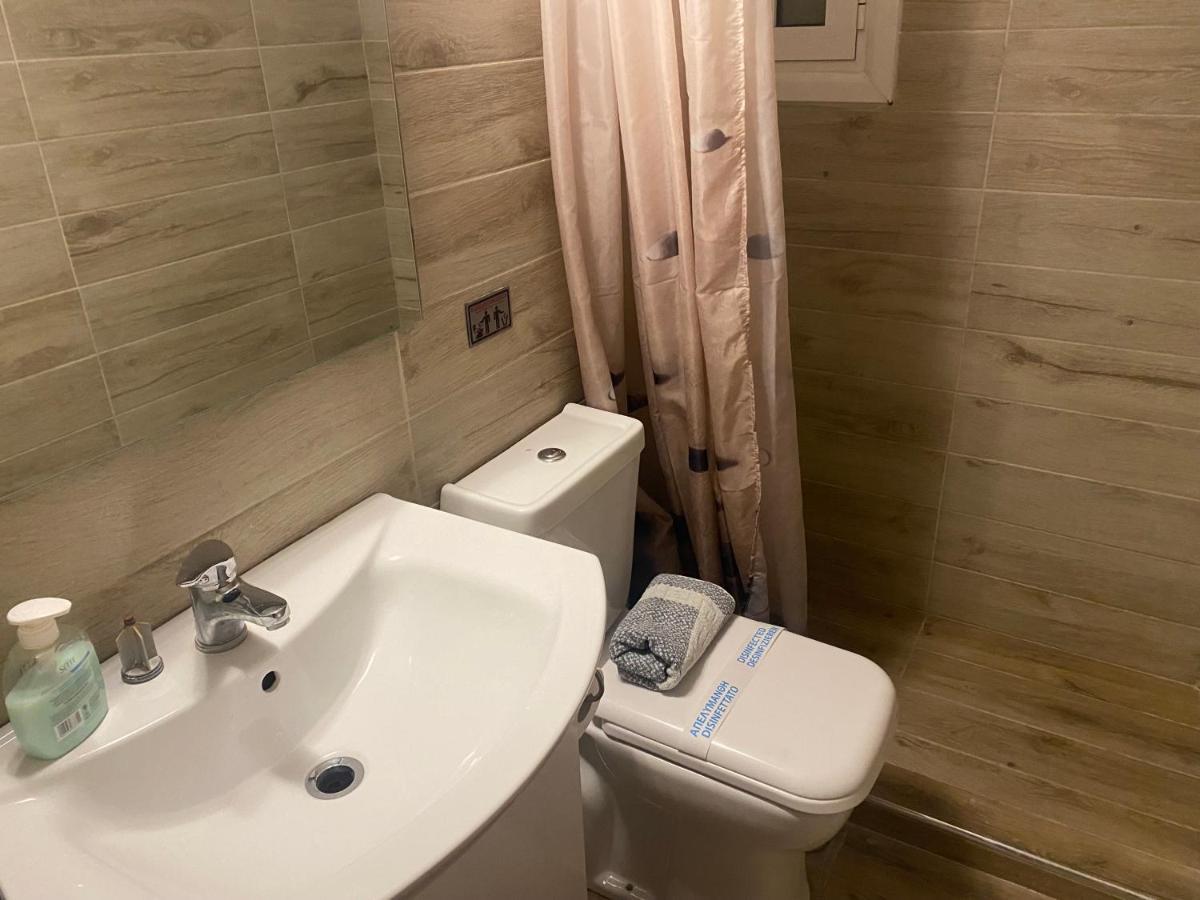 Modern, Ideally Located Studio Apartment Athens Exterior photo