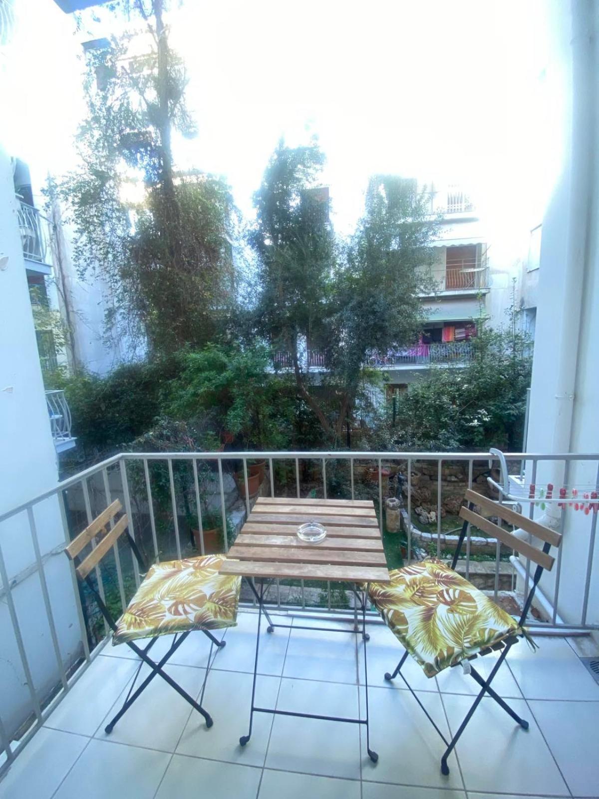 Modern, Ideally Located Studio Apartment Athens Exterior photo