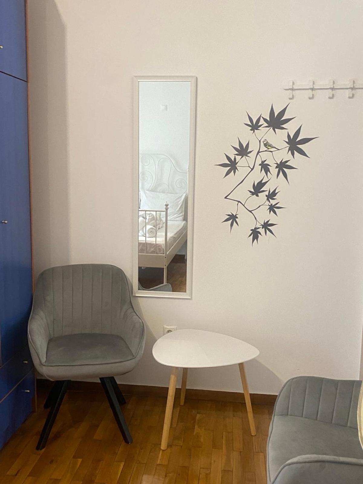 Modern, Ideally Located Studio Apartment Athens Exterior photo